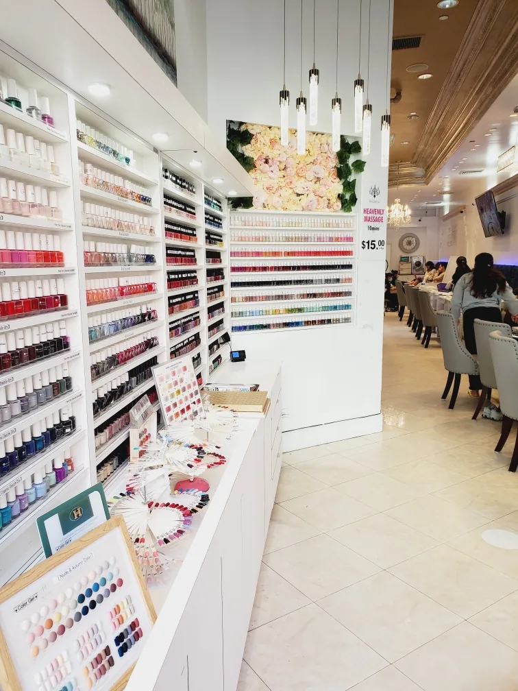 Nail Sail & Beyond, beauty salon at 77 Baxter Street in Manhattan, New York