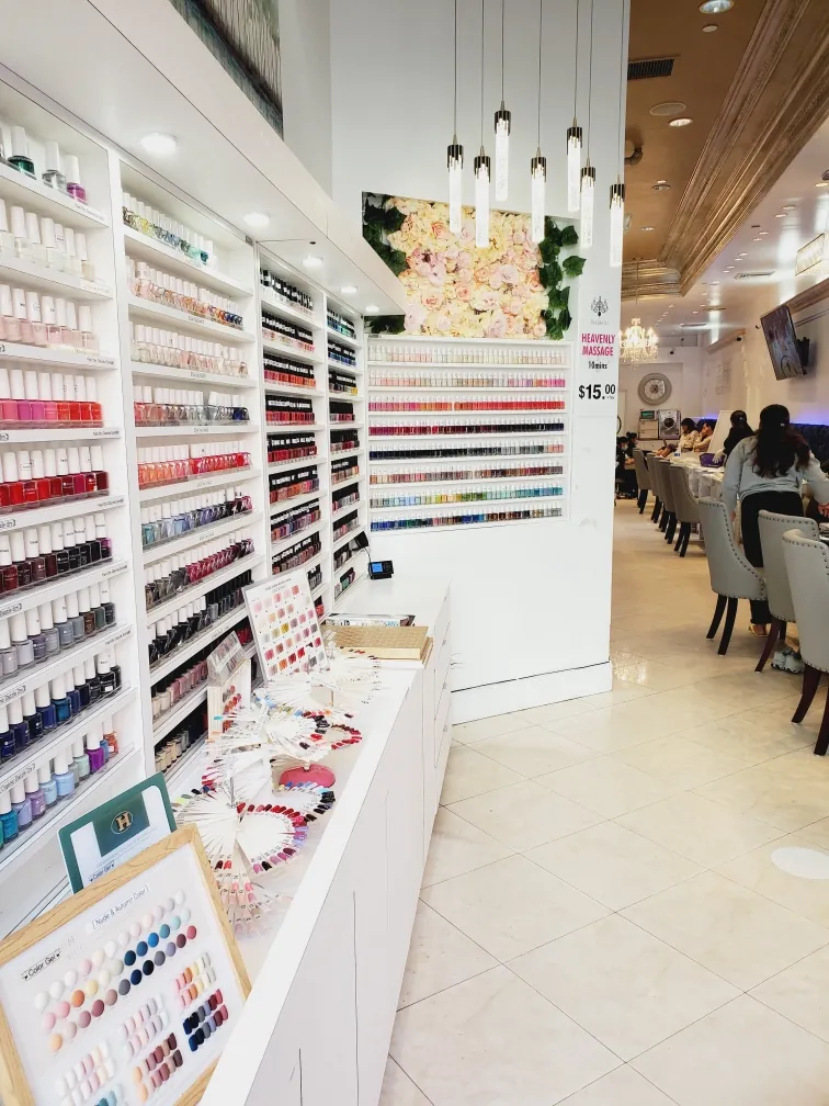 Nail Sail & Beyond, beauty salon at 77 Baxter Street in Manhattan, New York
