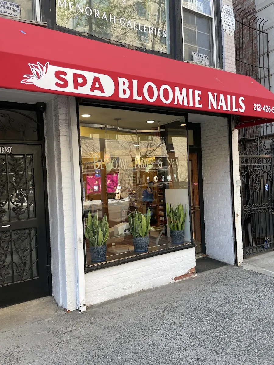 New Bloomie Nails & Spa, beauty salon at 1320 Madison Avenue in Queens, New York