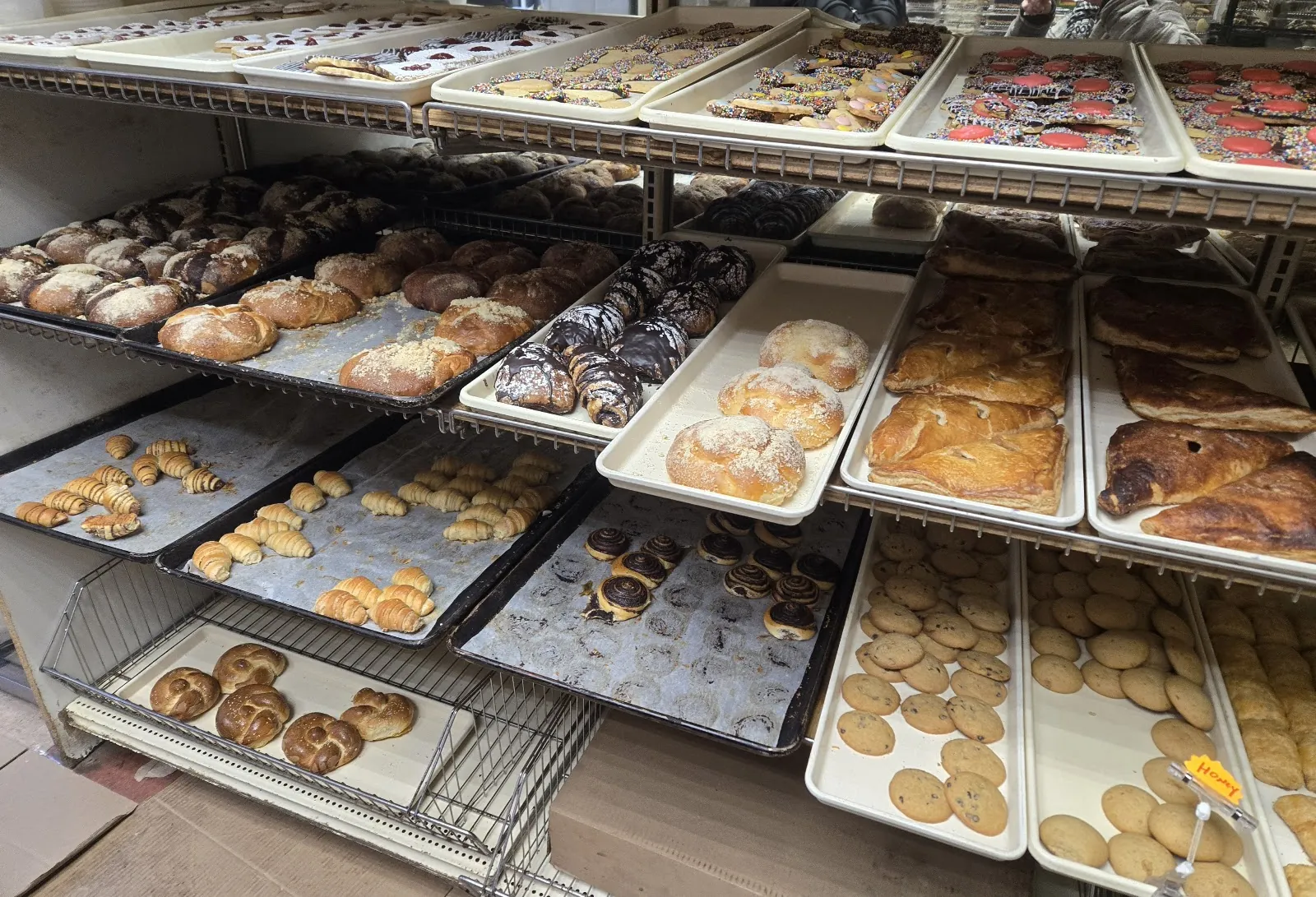 Oneg Heimishe Bakery, bakery at 188 Lee Avenue in Brooklyn, New York