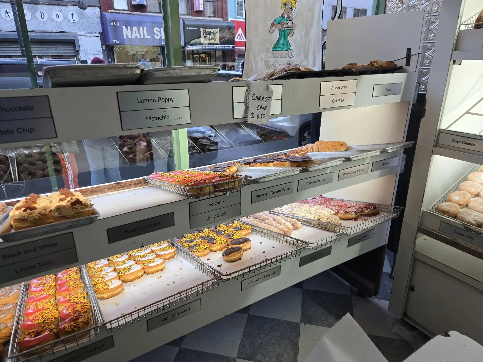 Peter Pan Donut & Pastry Shop, bakery at 727 Manhattan Avenue in Brooklyn, New York