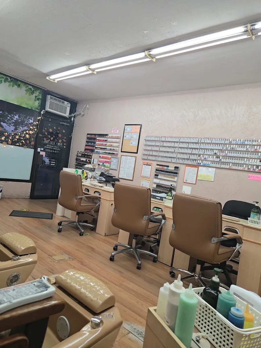 Pinky Toes Nail, beauty salon at 65-33 Grand Avenue in Queens, New York