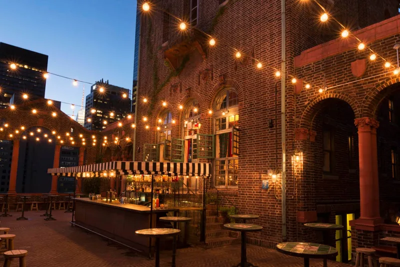 Pod 39, hotel at 145 East 39th Street in Manhattan, New York