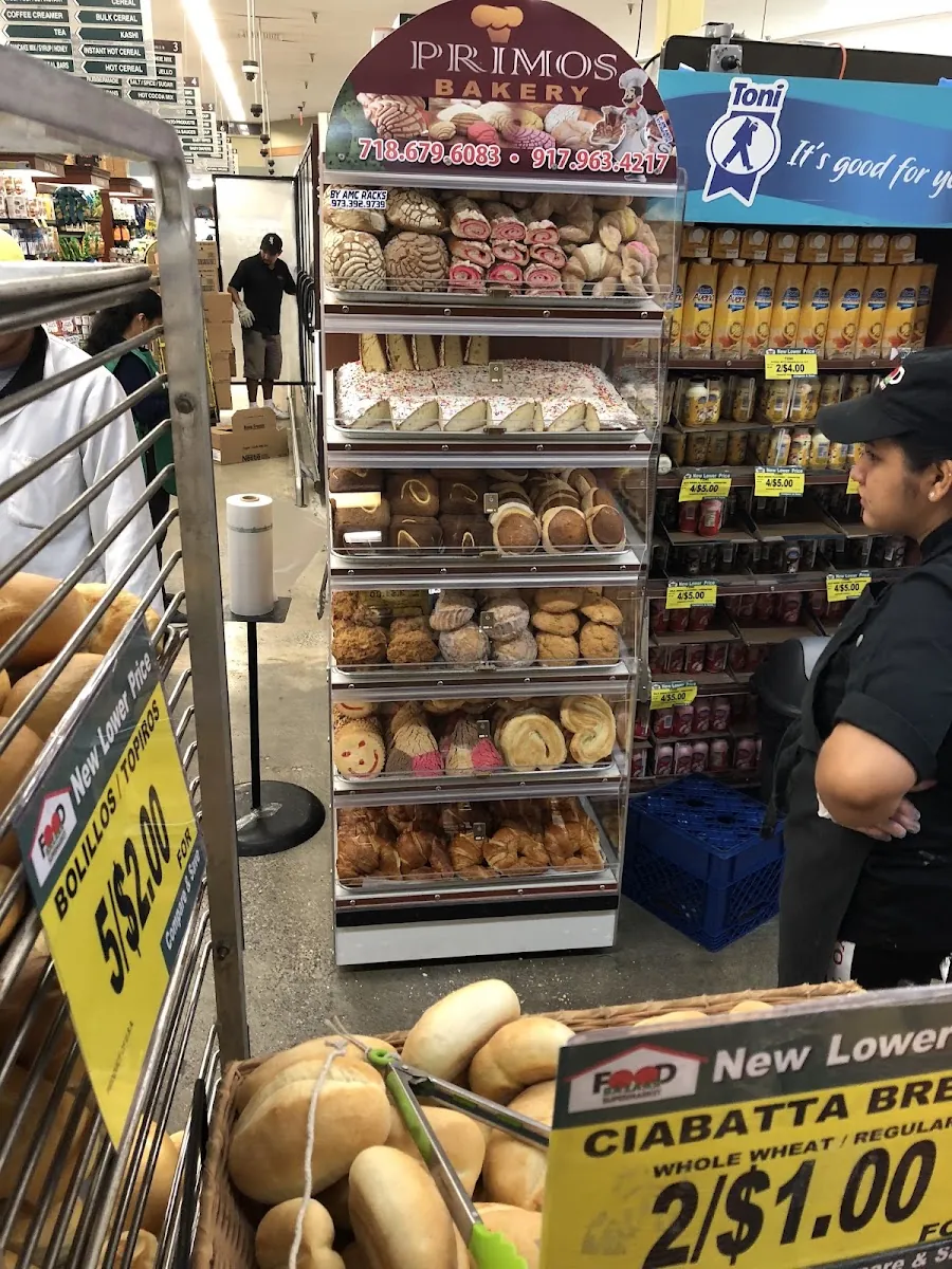 Primos Bakery Cafe, bakery at 47-20 Junction Boulevard in Queens, New York