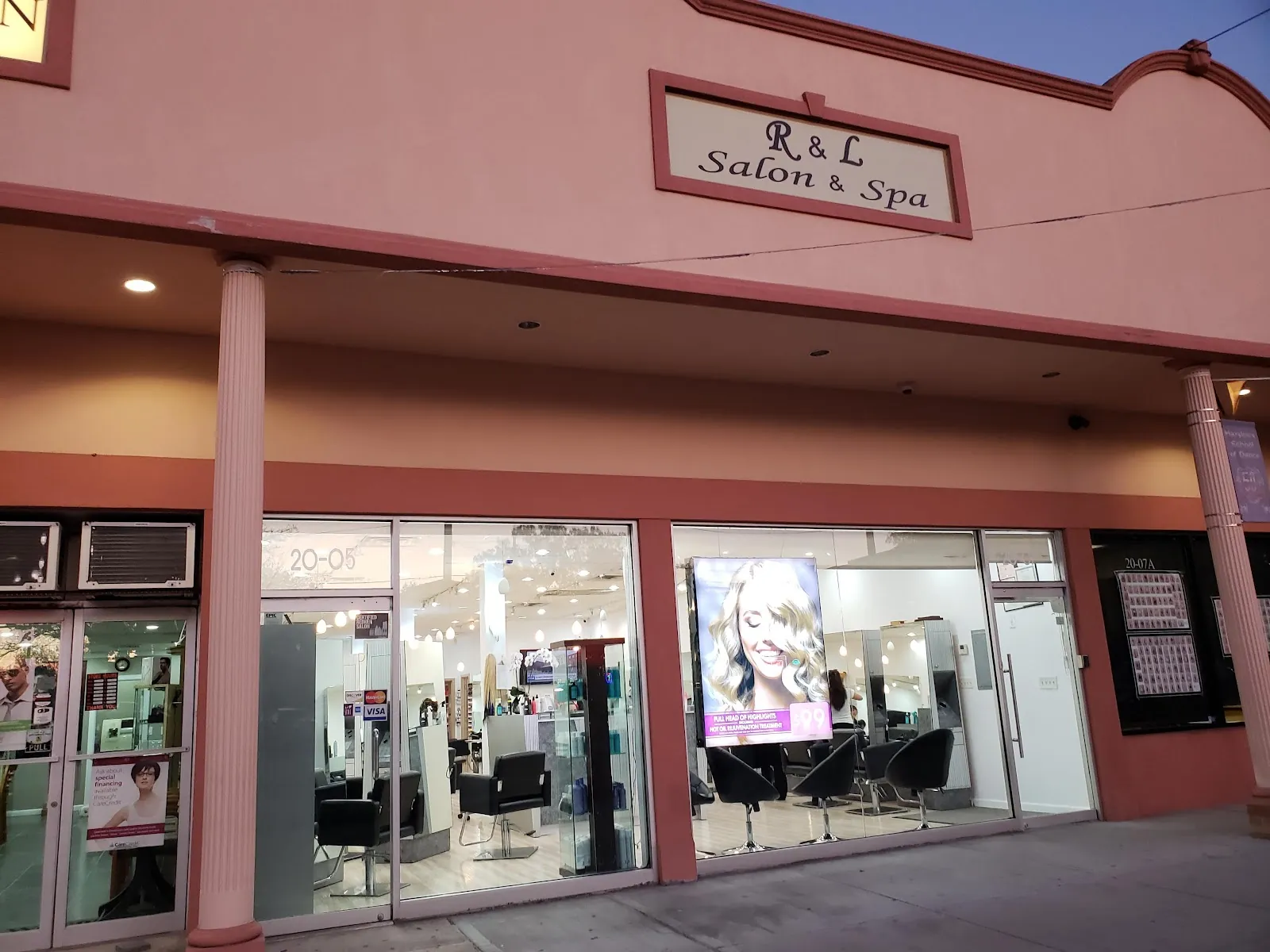 R&L Salon, hair salon at 20-05 Utopia Parkway in Queens, New York