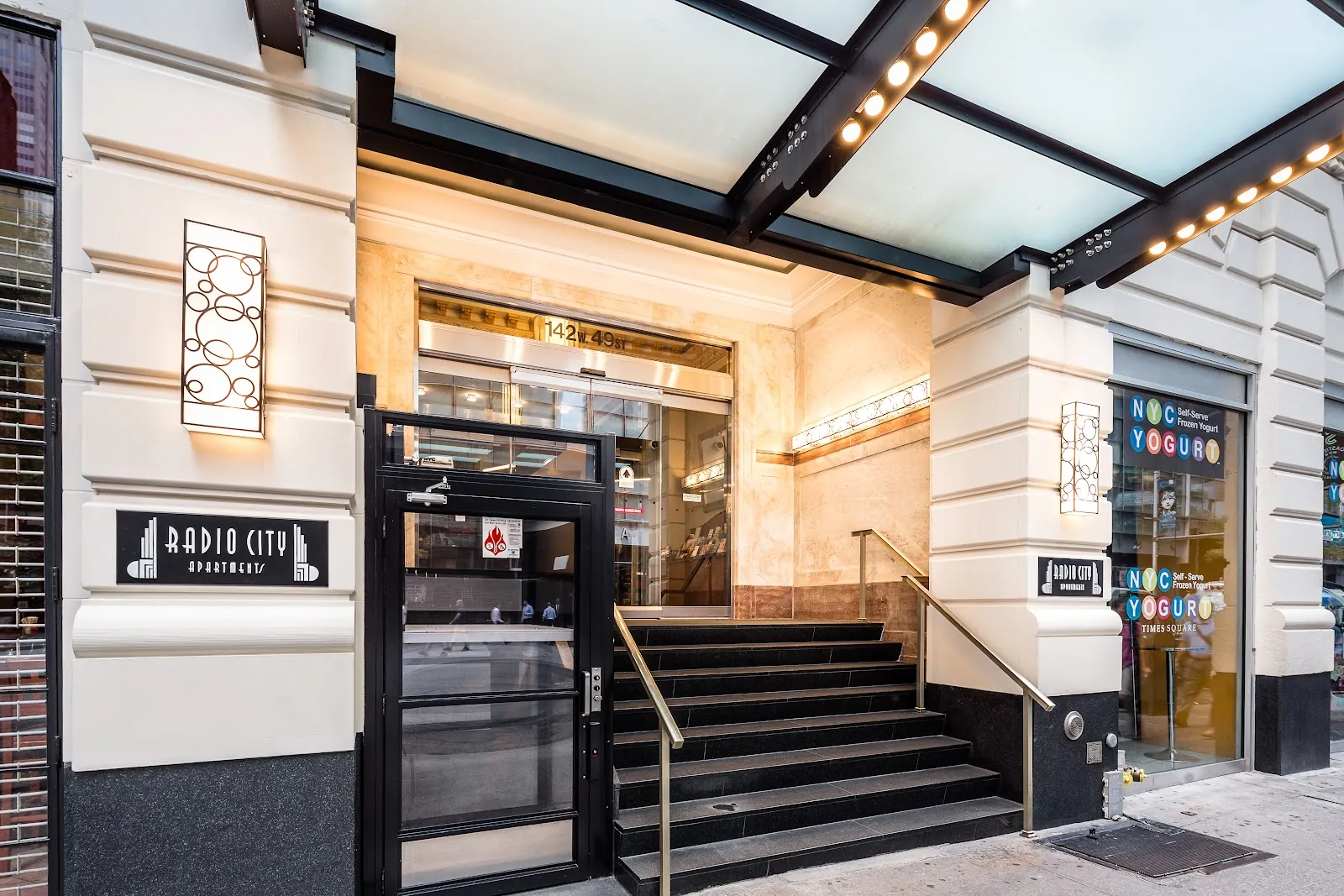 Radio City Apartment, hotel at 142 West 49th Street in Manhattan, New York
