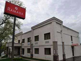 Ramada, hotel at 535 North Gannon Avenue in Staten Island, New York