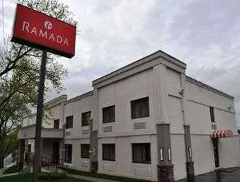 Ramada, hotel at 535 North Gannon Avenue in Staten Island, New York