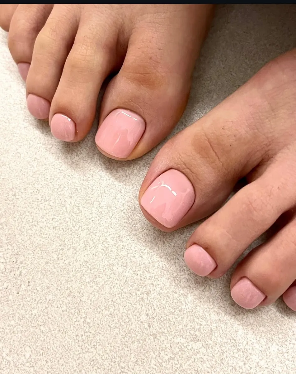 Refresh Nail & Spa, beauty salon at 2528 Broadway in Manhattan, New York