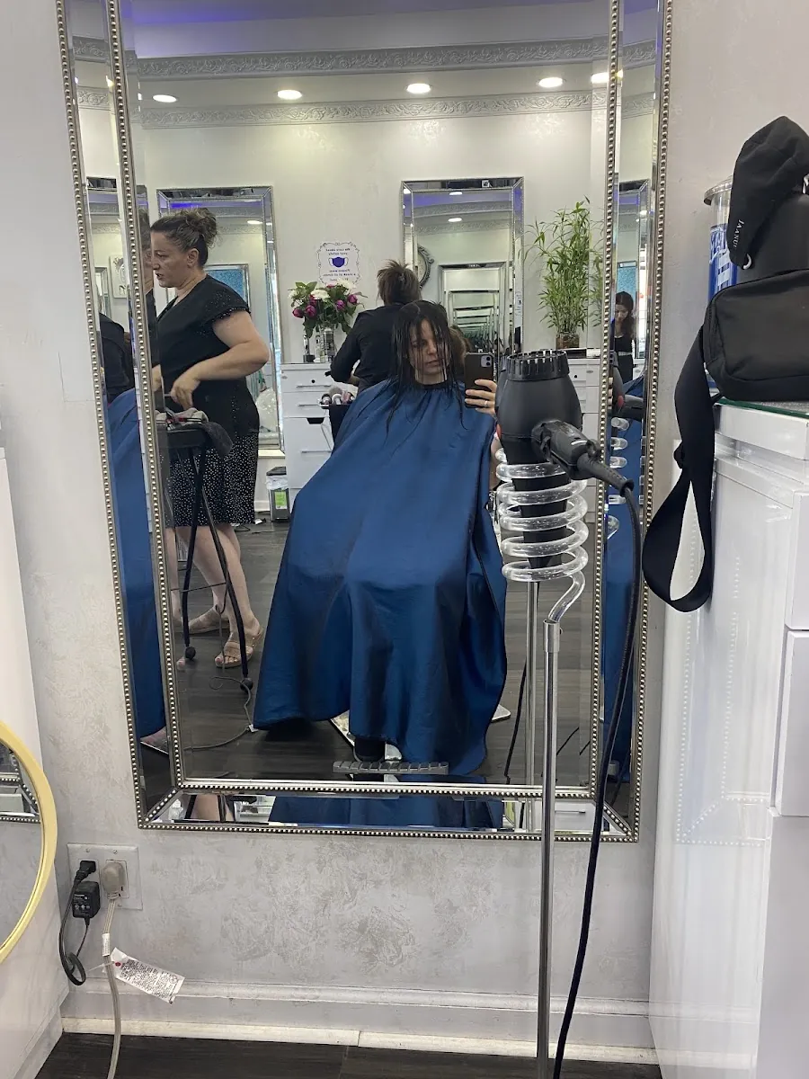 RIta's Unisex Salon & Spa, hair salon at 96-58 Queens Boulevard in Queens, New York