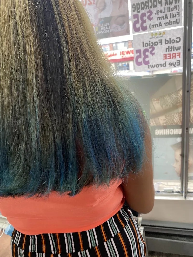 Rong Beauty Salon, beauty salon at 160-08 Hillside Avenue in Queens, New York