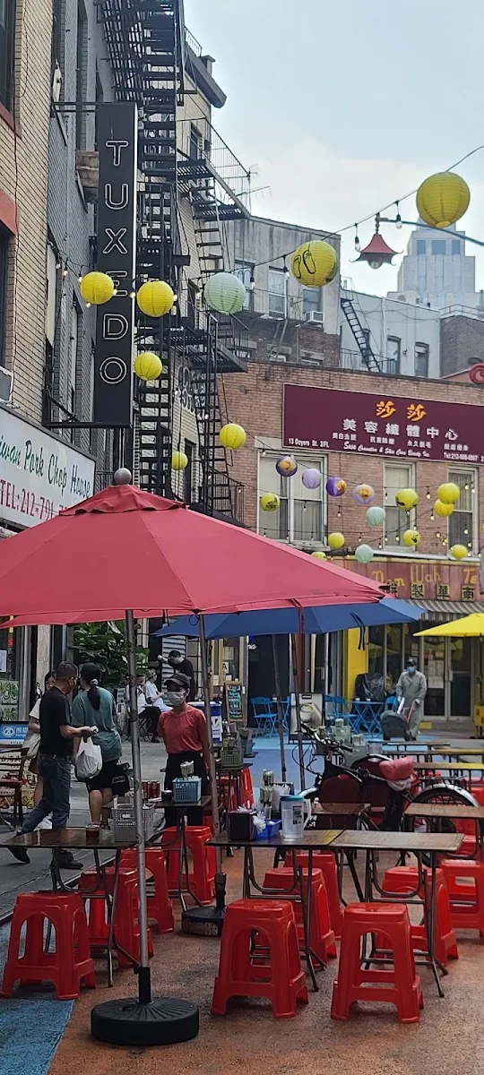 Sasa Cosmetics & Skin Care Beauty, beauty salon at 13 Doyers Street in Manhattan, New York