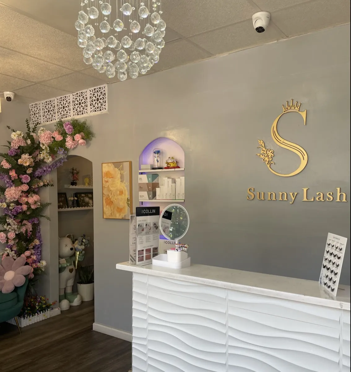 Sunny Lash, beauty salon at 3848 Richmond Avenue in Staten Island, New York