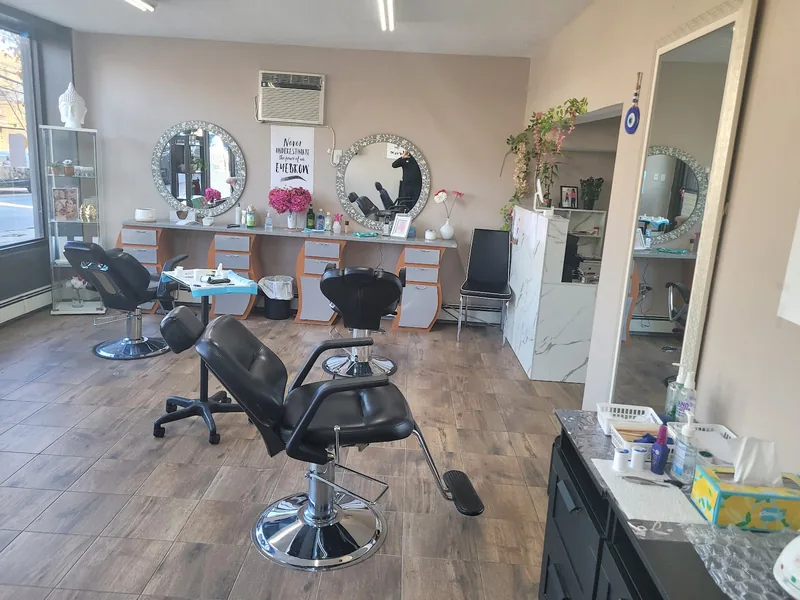 Sunrise Look Beauty Bar, beauty salon at 286 New Dorp Ln in Staten Island, New York