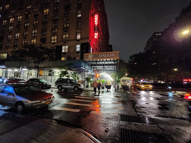 The Hotel Newton, hotel at 2528 Broadway in Manhattan, New York