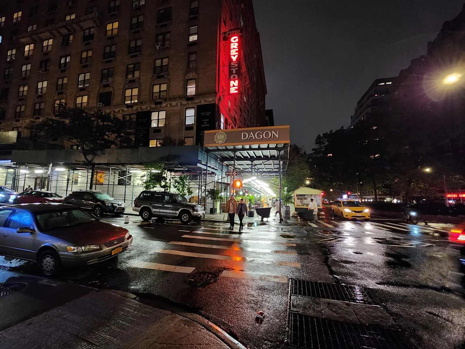The Hotel Newton, hotel at 2528 Broadway in Manhattan, New York
