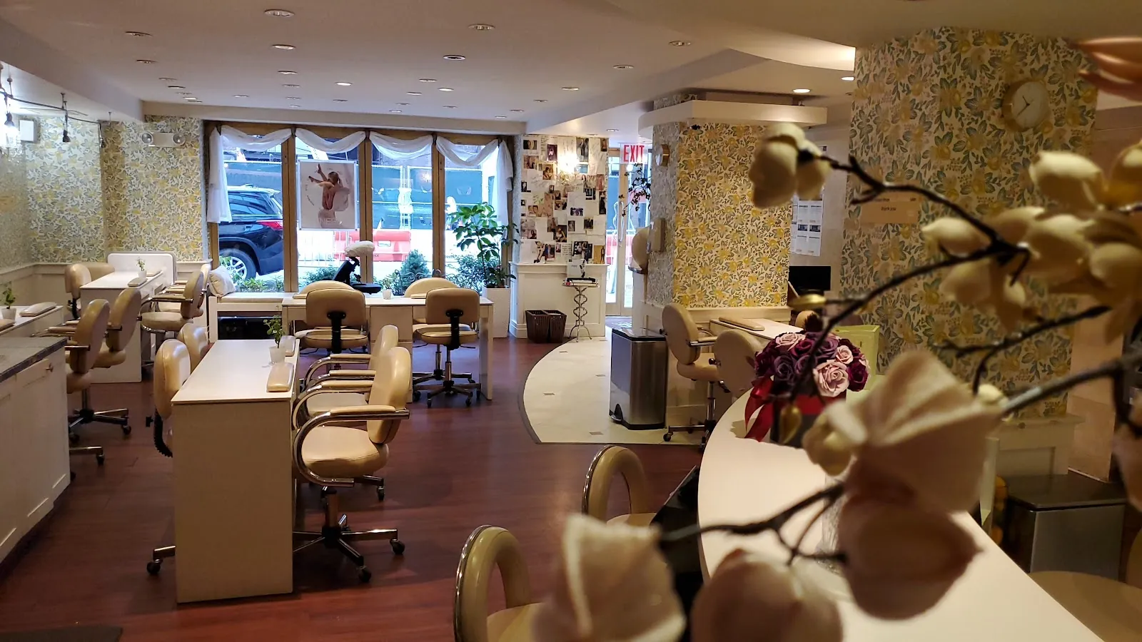 Think Pink Nail & Spa, beauty salon at 41 West 58th Street in Manhattan, New York