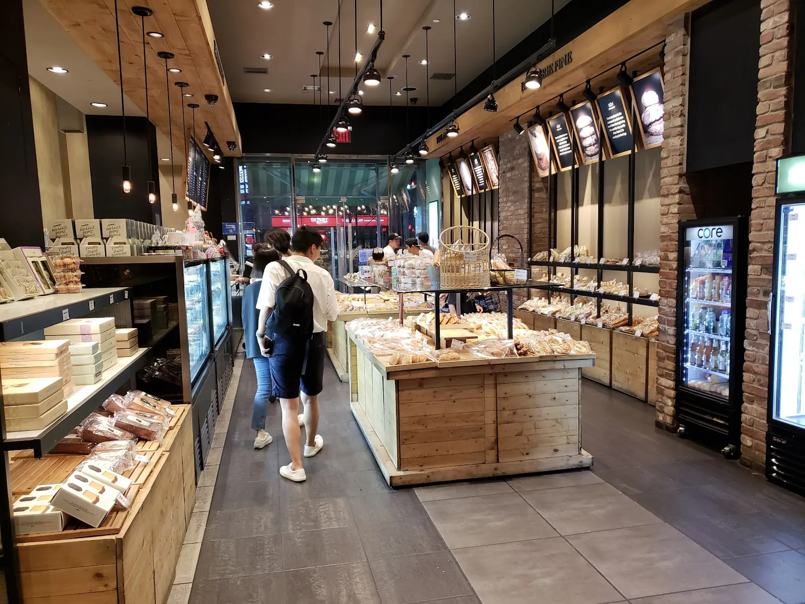 Tous les Jours, bakery at 31 West 32nd Street in Manhattan, New York