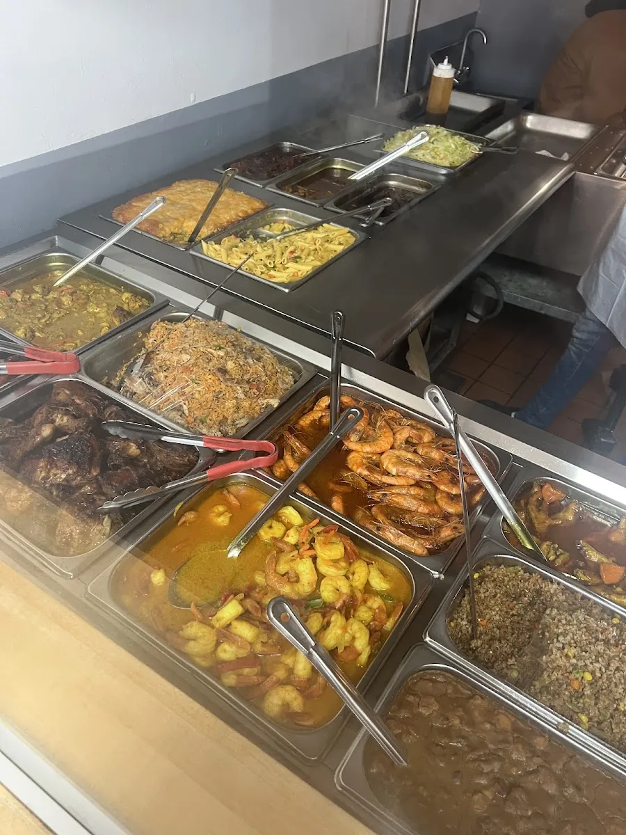Up Top Grill, caribbean kitchen at 3257 White Plains Road in The Bronx, New York