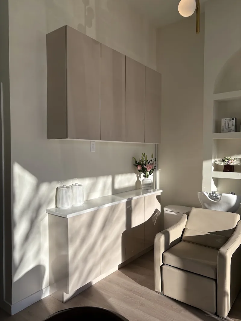 Vivbia Salon