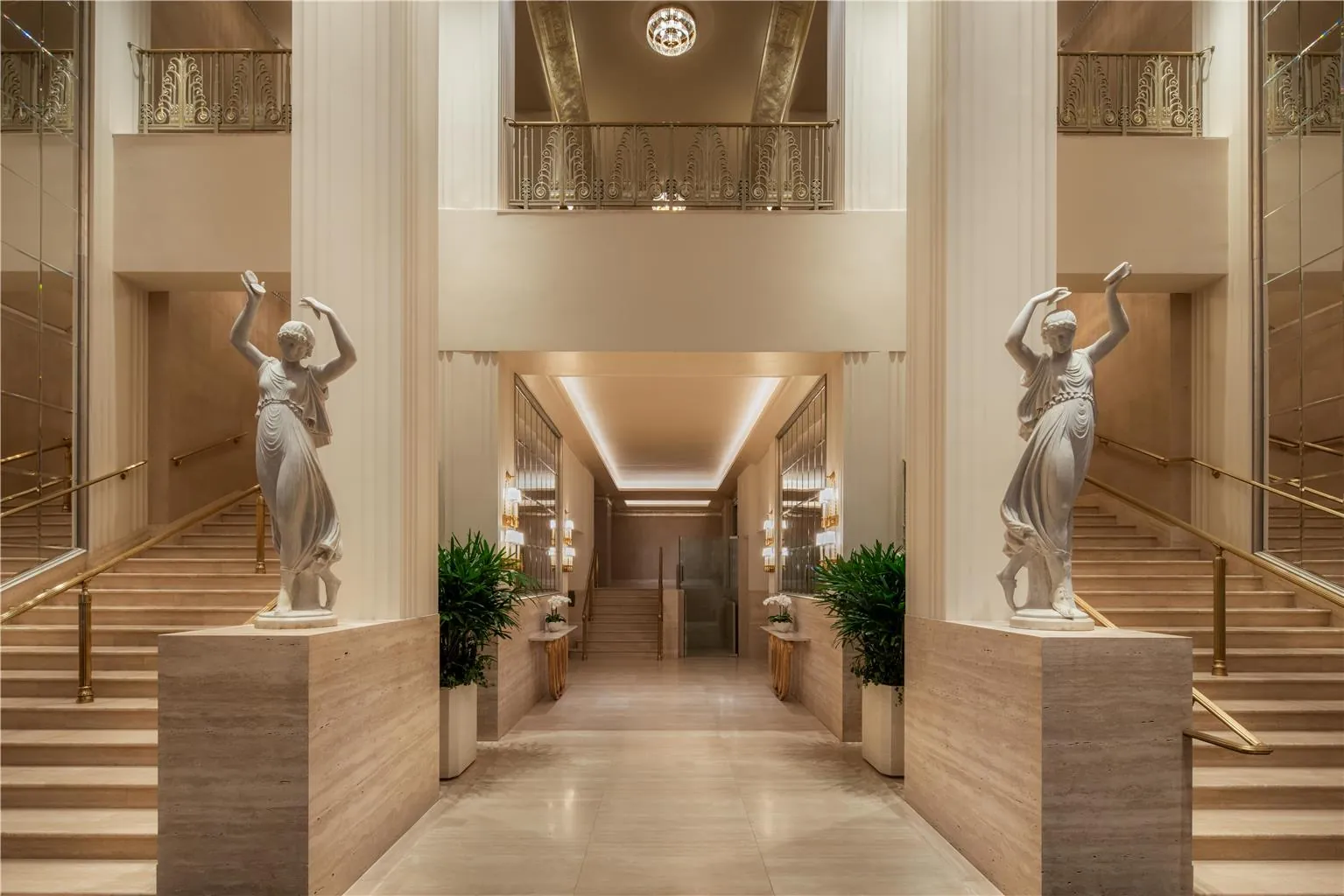 Waldorf Astoria New York, hotel at 301 Park Avenue in Manhattan, New York