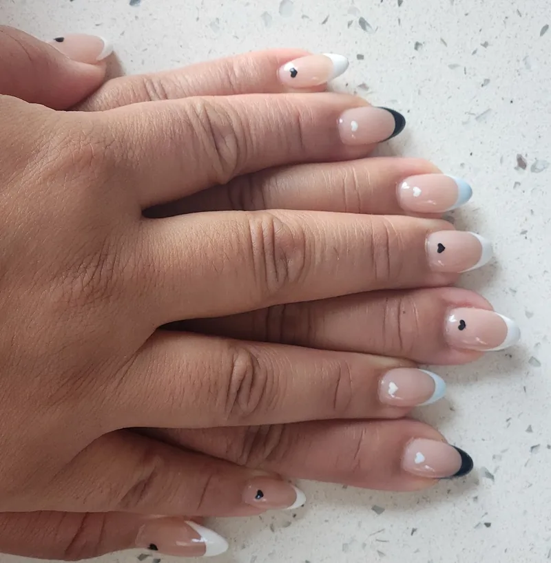 Well Show Nails & Spa, beauty salon at 30-44 Steinway Street in Queens, New York