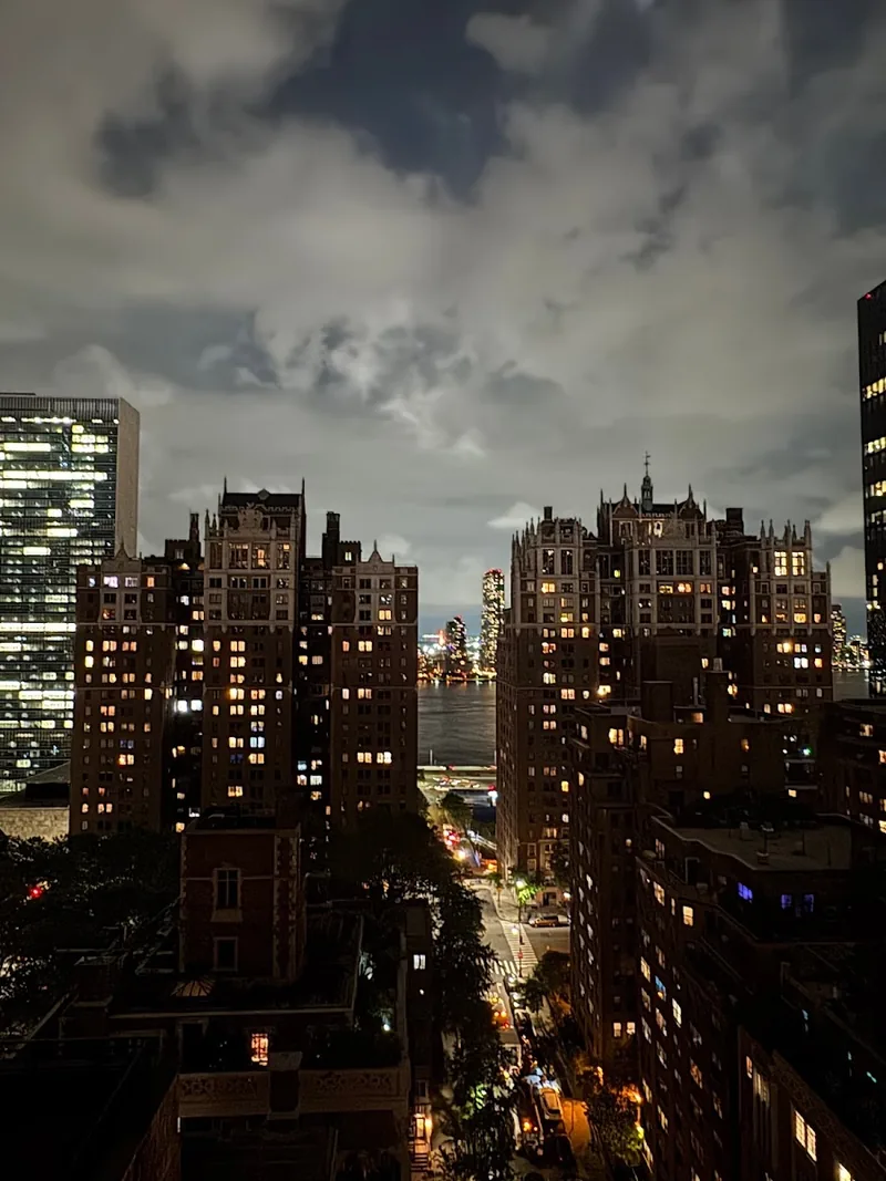 Westgate New York Grand Central Hotel, hotel at 304 East 42nd Street in Manhattan, New York